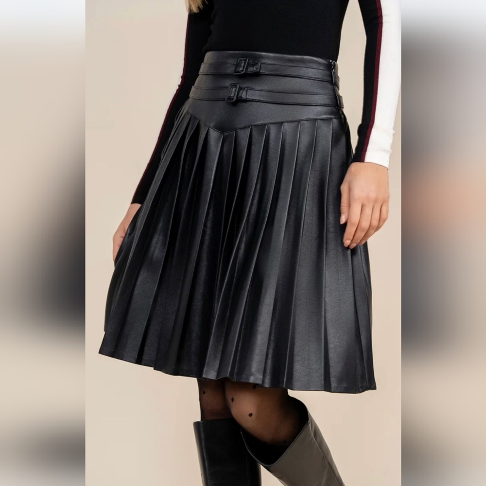 Apparalel leather pleated skirt size Large NWT